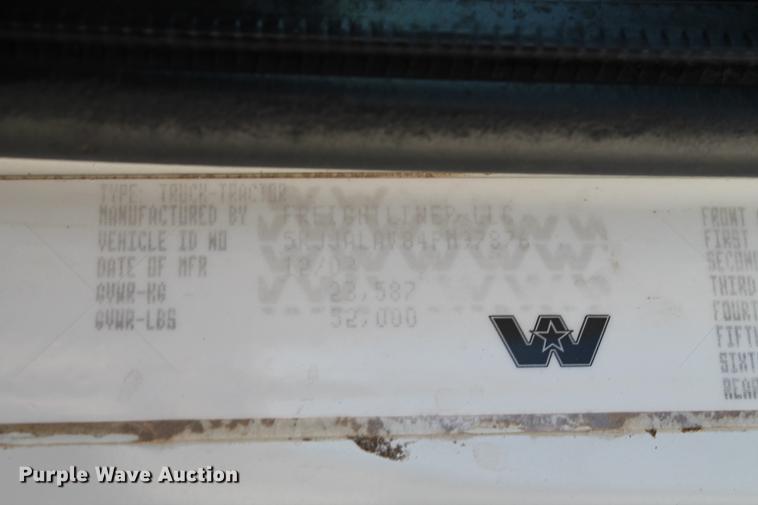 image for item BJ9845 2004 Western Star 4900 semi truck