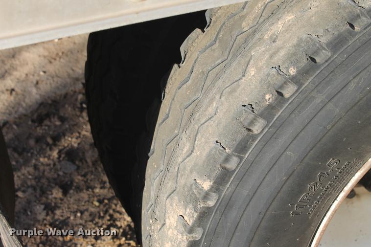 image for item BJ9848 2007 Aeroswint live bottom silage trailer