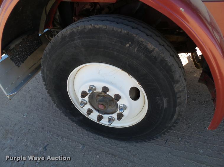 image for item BJ9849 1996 Peterbilt 379 semi truck