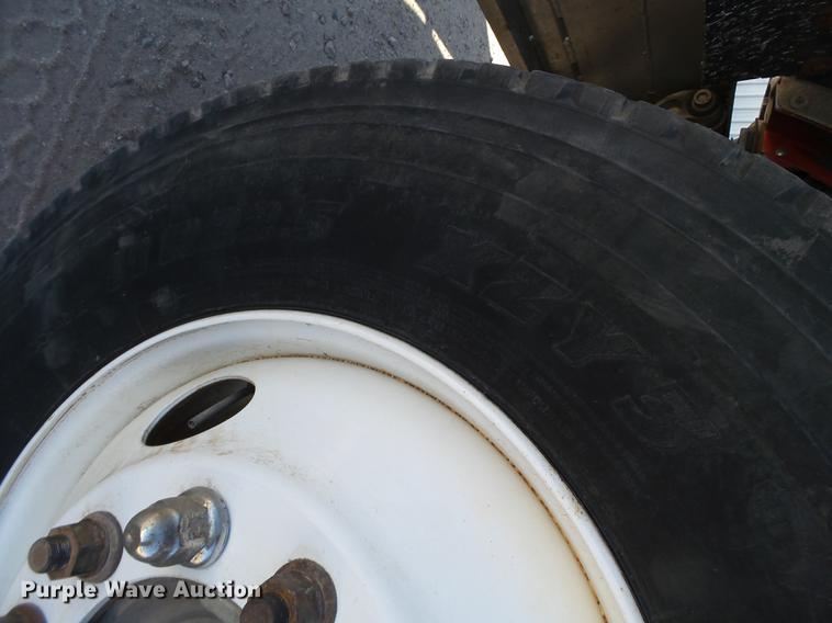 image for item BJ9849 1996 Peterbilt 379 semi truck