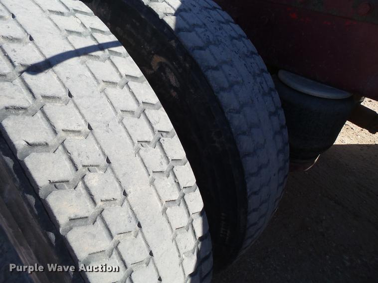 image for item BJ9849 1996 Peterbilt 379 semi truck