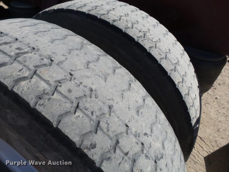 image for item BJ9849 1996 Peterbilt 379 semi truck