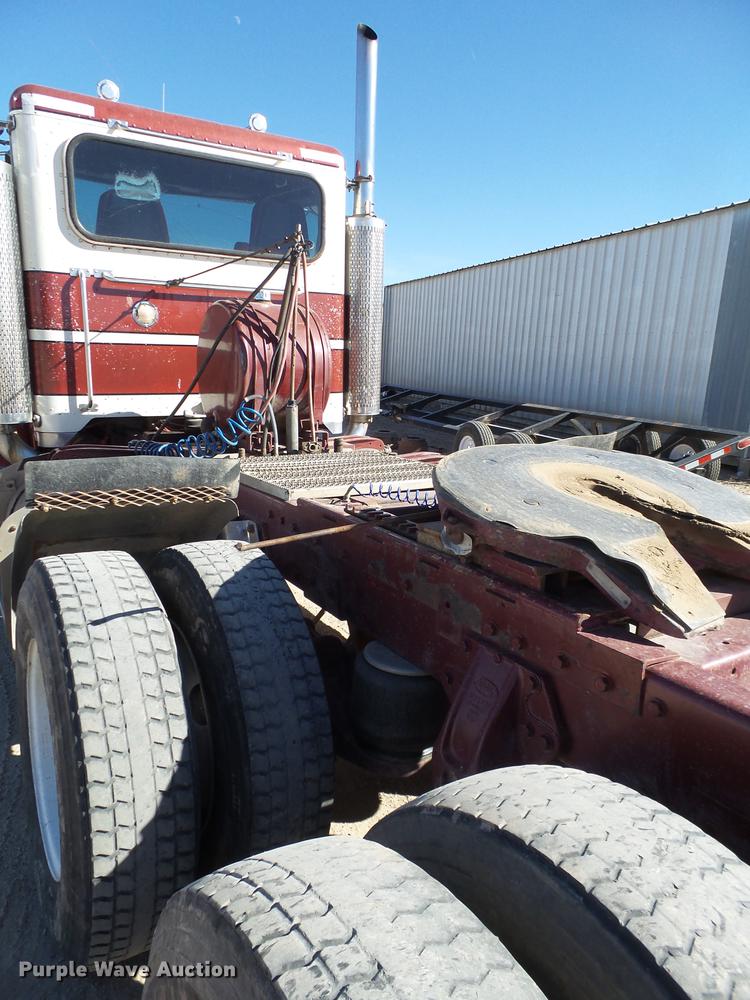 image for item BJ9849 1996 Peterbilt 379 semi truck