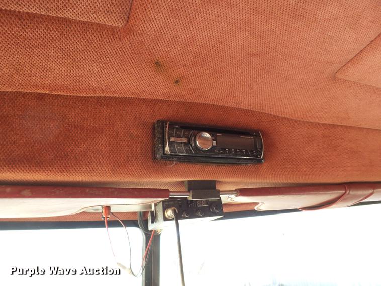 image for item BJ9849 1996 Peterbilt 379 semi truck