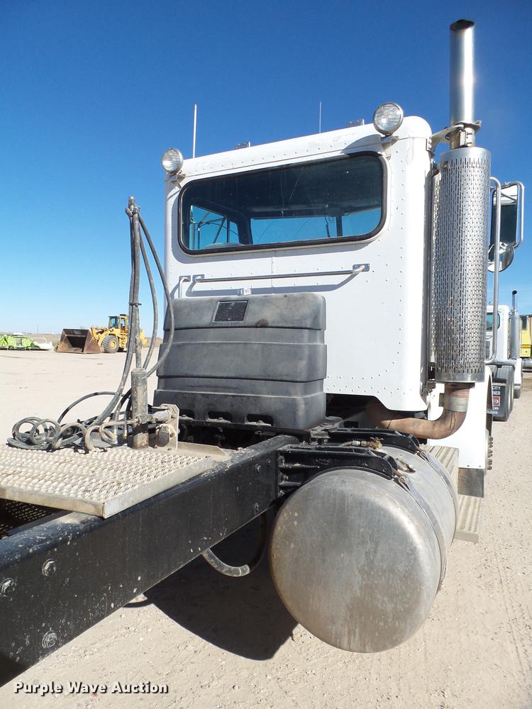 2000 Peterbilt 378 semi truck in Dalhart, TX Item EI9505 for sale