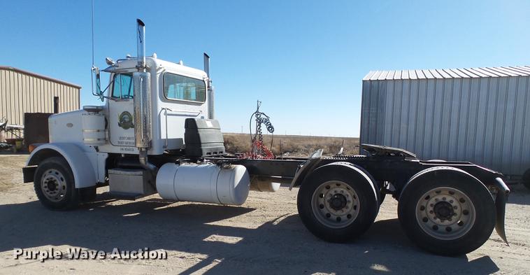 image for item EI9506 1998 Peterbilt 378 semi truck