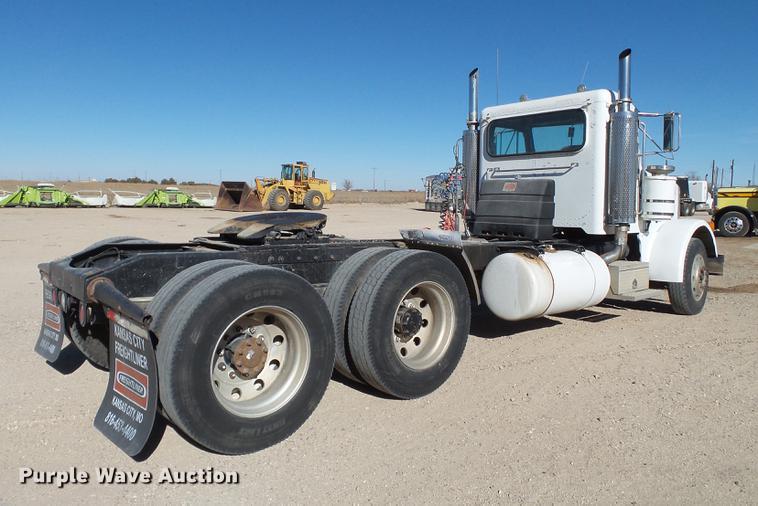 image for item EI9506 1998 Peterbilt 378 semi truck