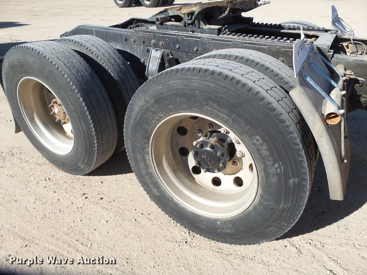 image for item EI9506 1998 Peterbilt 378 semi truck