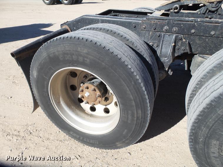 image for item EI9506 1998 Peterbilt 378 semi truck