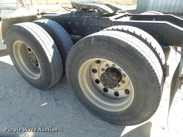 image for item EI9506 1998 Peterbilt 378 semi truck