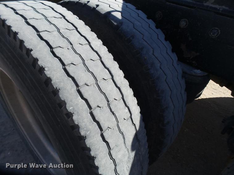 image for item EI9506 1998 Peterbilt 378 semi truck