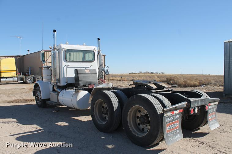 image for item EI9506 1998 Peterbilt 378 semi truck