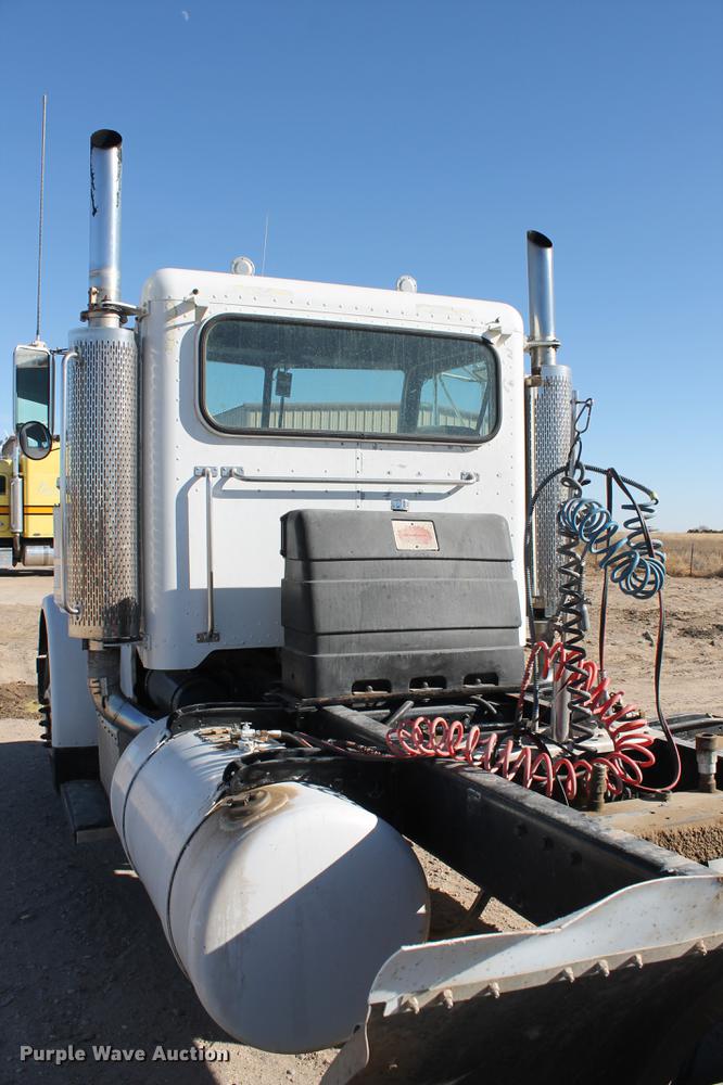 image for item EI9506 1998 Peterbilt 378 semi truck