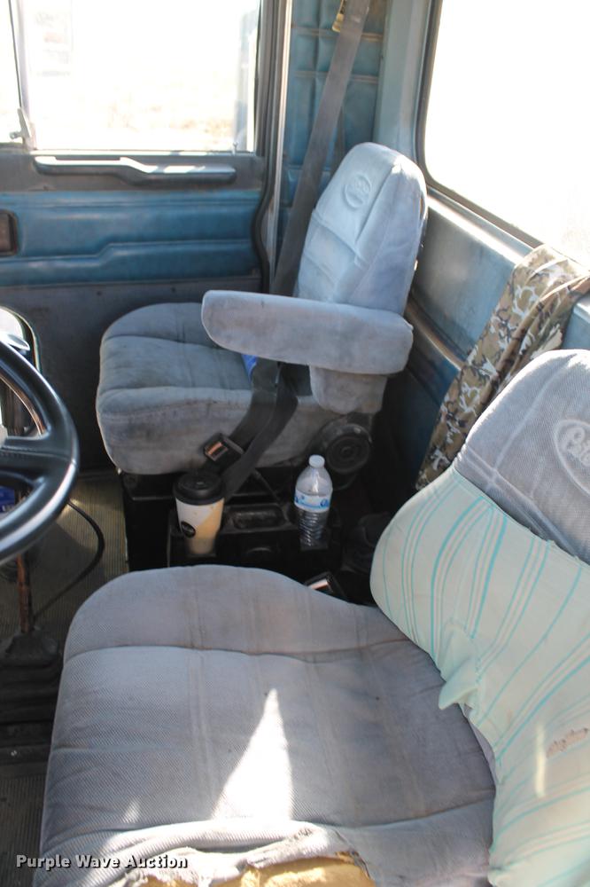 image for item EI9506 1998 Peterbilt 378 semi truck