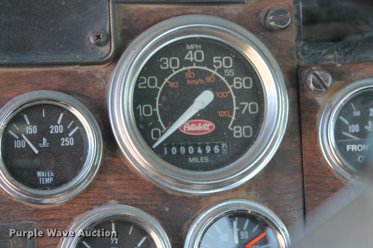 image for item EI9506 1998 Peterbilt 378 semi truck