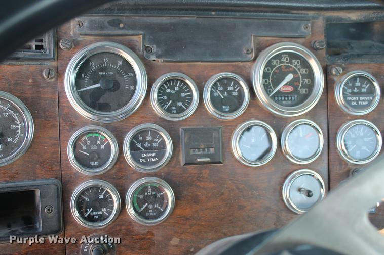 image for item EI9506 1998 Peterbilt 378 semi truck