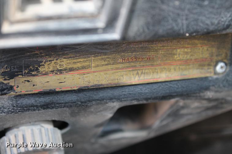 image for item EI9506 1998 Peterbilt 378 semi truck