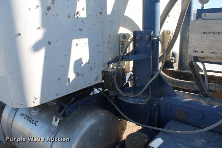 image for item EI9515 2006 Peterbilt 378 semi truck