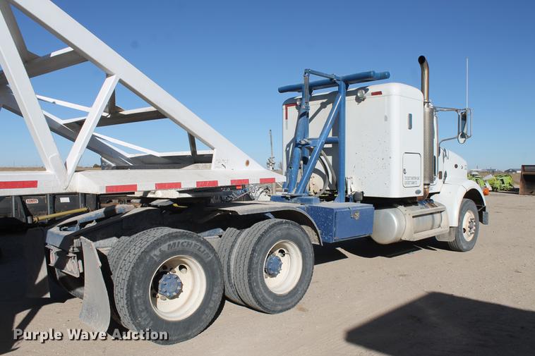 image for item EI9515 2006 Peterbilt 378 semi truck