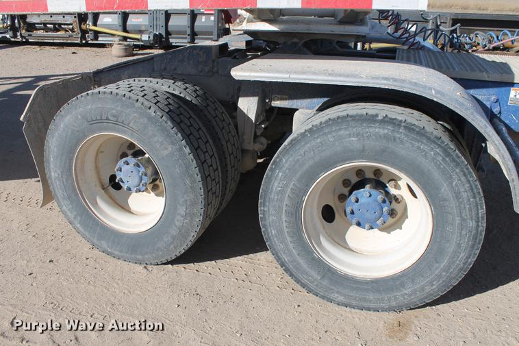 image for item EI9515 2006 Peterbilt 378 semi truck