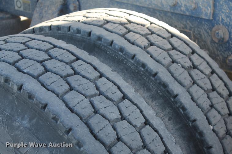 image for item EI9515 2006 Peterbilt 378 semi truck