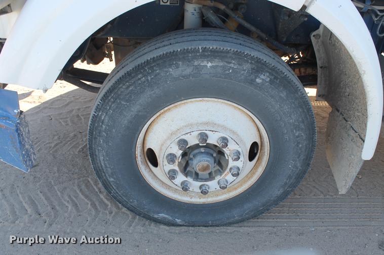 image for item EI9515 2006 Peterbilt 378 semi truck