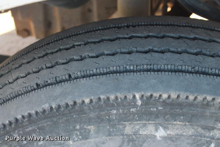 image for item EI9515 2006 Peterbilt 378 semi truck