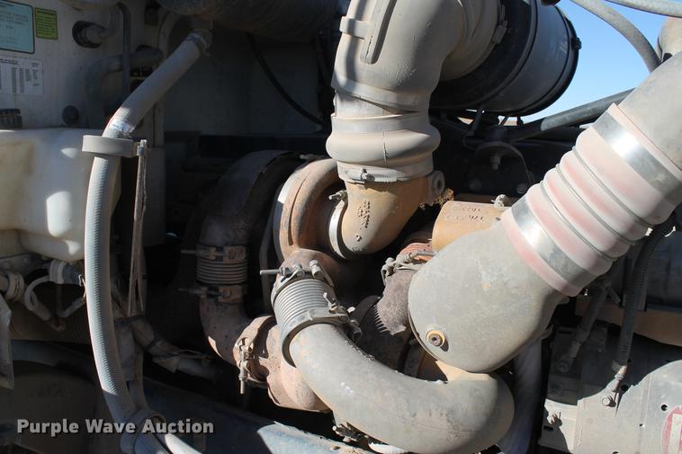 image for item EI9515 2006 Peterbilt 378 semi truck