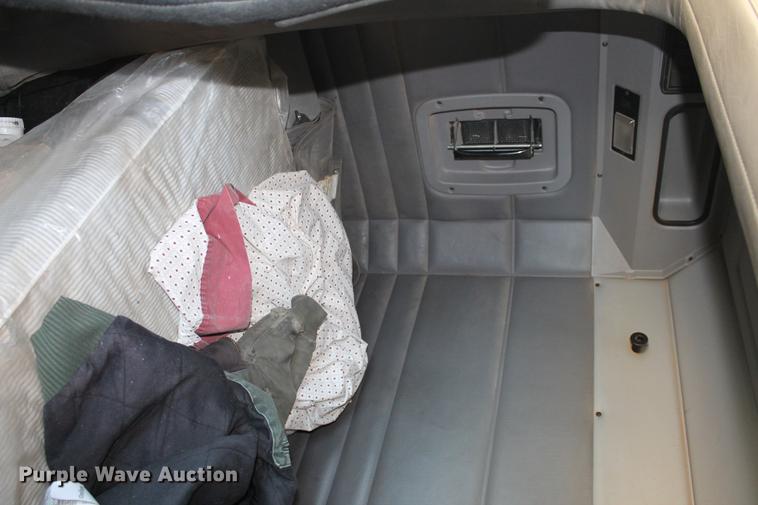 image for item EI9515 2006 Peterbilt 378 semi truck