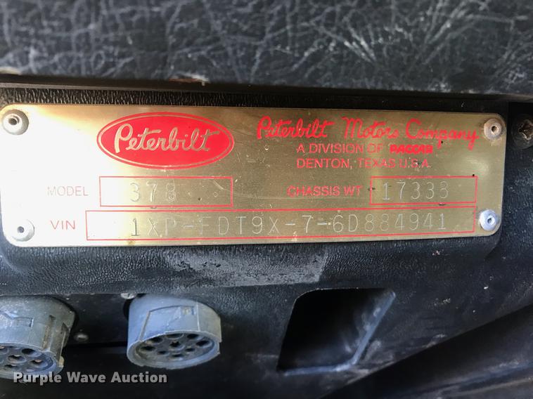 image for item EI9515 2006 Peterbilt 378 semi truck