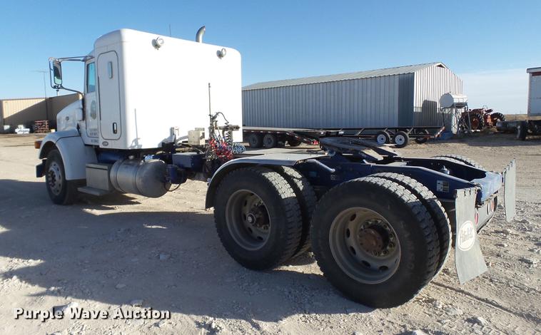 image for item EN9527 2007 Peterbilt 378 semi truck
