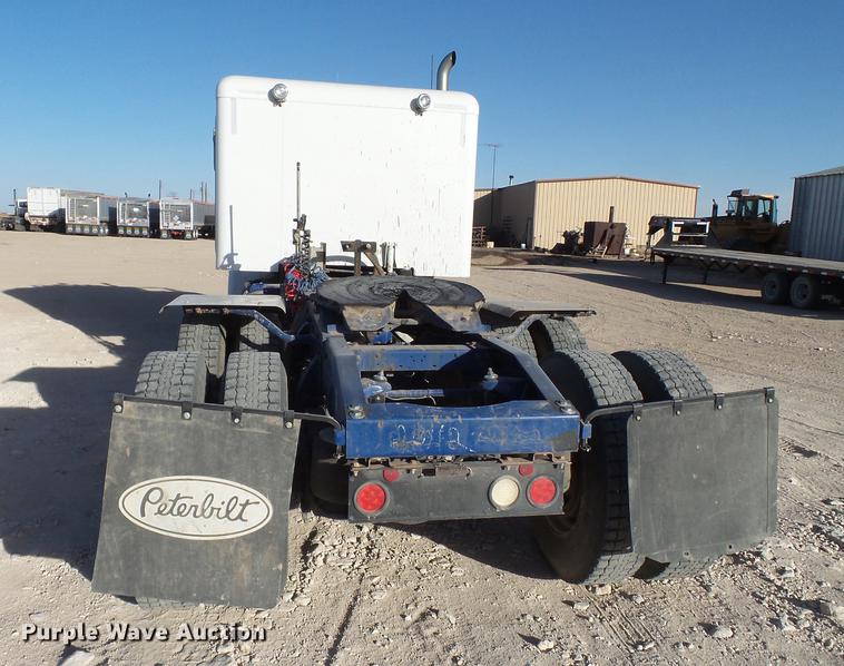 image for item EN9527 2007 Peterbilt 378 semi truck