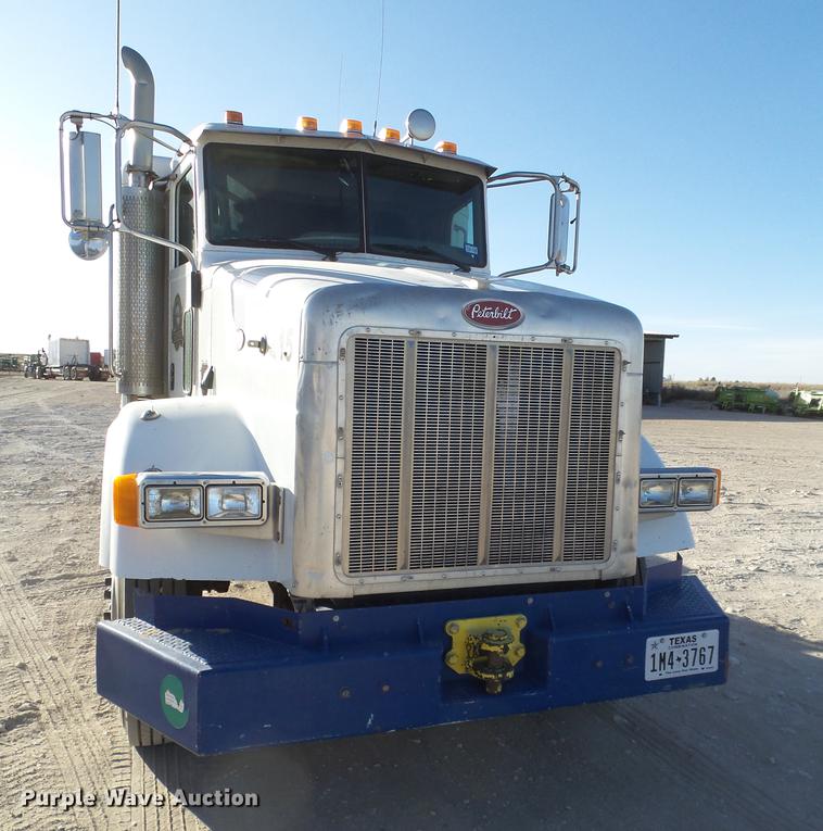 image for item EN9527 2007 Peterbilt 378 semi truck