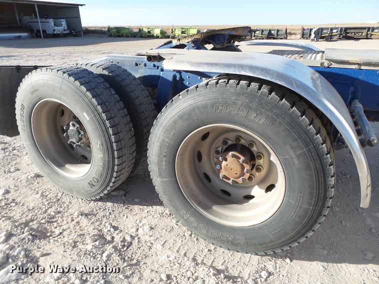 image for item EN9527 2007 Peterbilt 378 semi truck