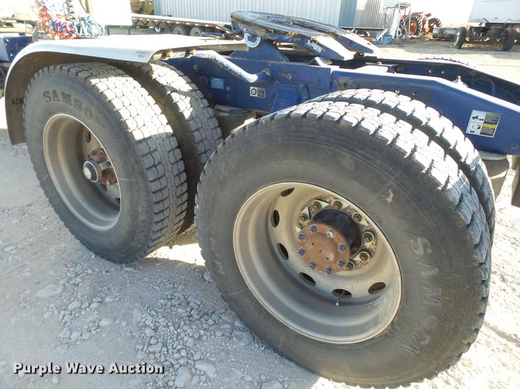 image for item EN9527 2007 Peterbilt 378 semi truck