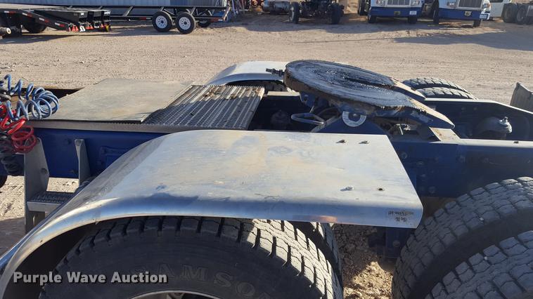 image for item EN9527 2007 Peterbilt 378 semi truck