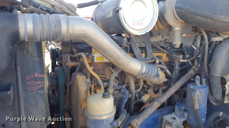 image for item EN9527 2007 Peterbilt 378 semi truck