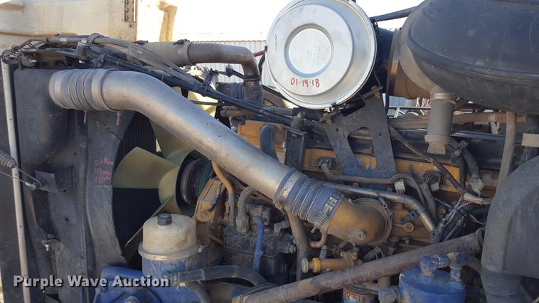 image for item EN9527 2007 Peterbilt 378 semi truck
