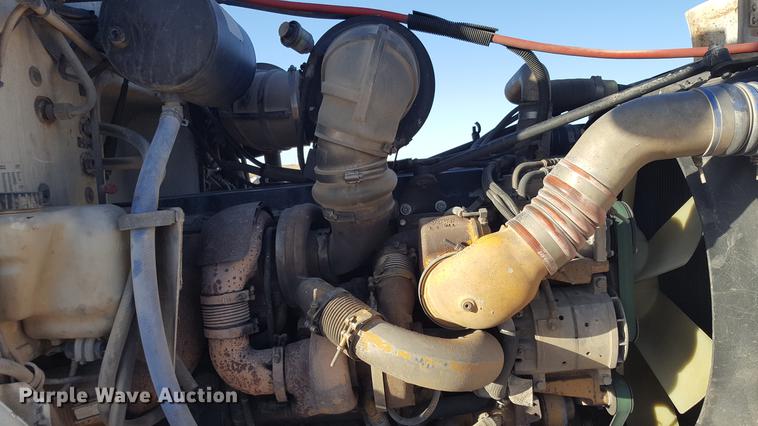 image for item EN9527 2007 Peterbilt 378 semi truck