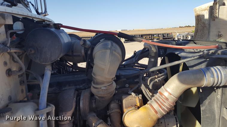 image for item EN9527 2007 Peterbilt 378 semi truck