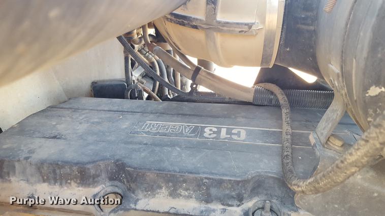 image for item EN9527 2007 Peterbilt 378 semi truck