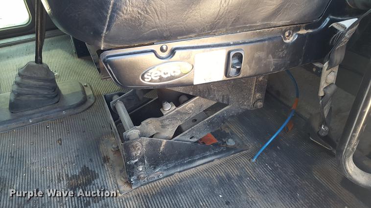 image for item EN9527 2007 Peterbilt 378 semi truck