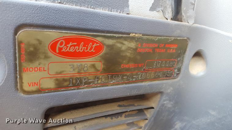 image for item EN9527 2007 Peterbilt 378 semi truck