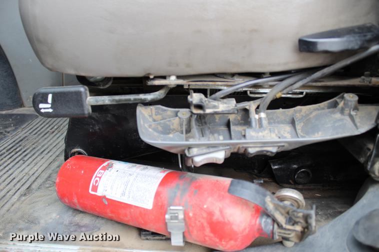 image for item DB6606 2004 Freightliner Columbia semi truck