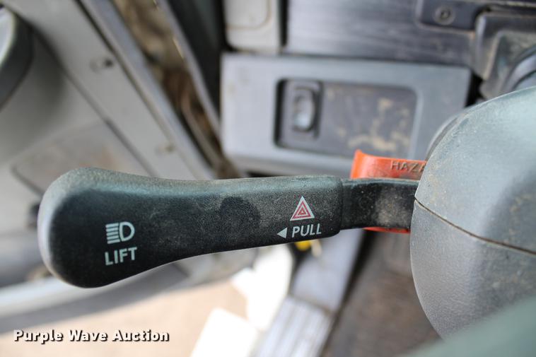 image for item DB6606 2004 Freightliner Columbia semi truck