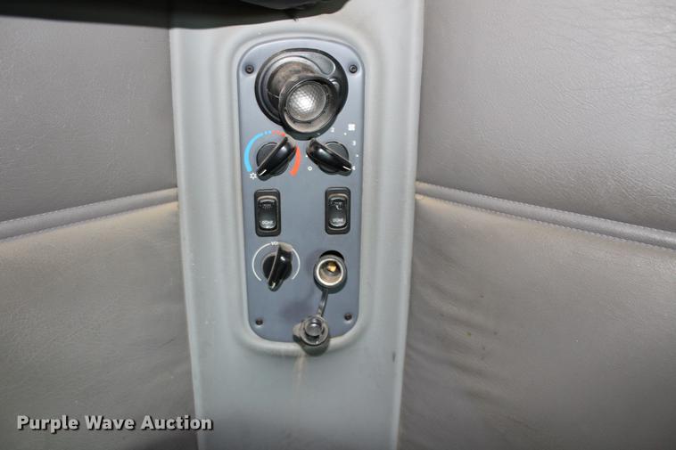 image for item DB6606 2004 Freightliner Columbia semi truck