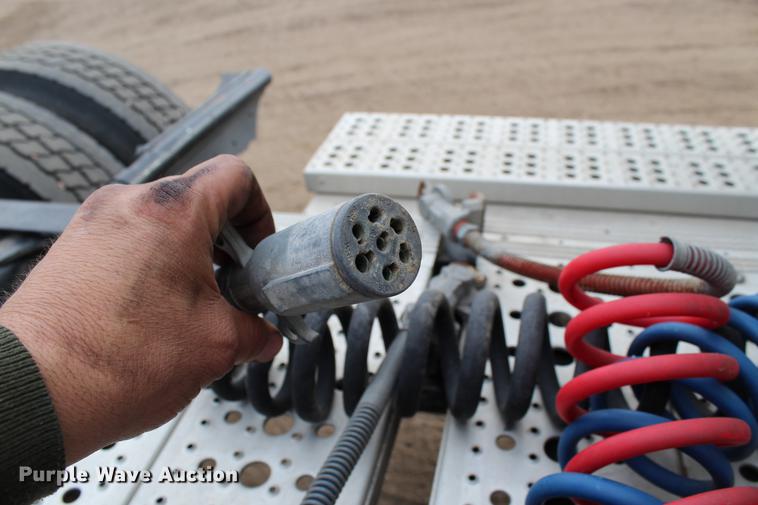 image for item DB6606 2004 Freightliner Columbia semi truck