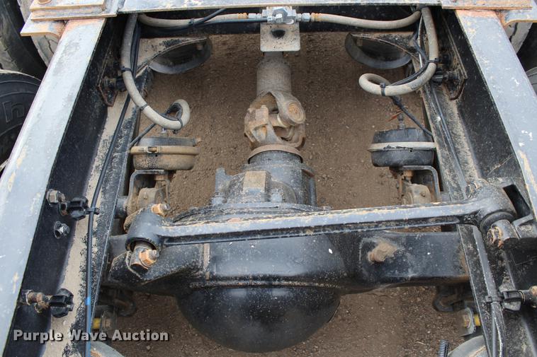 image for item DB6606 2004 Freightliner Columbia semi truck