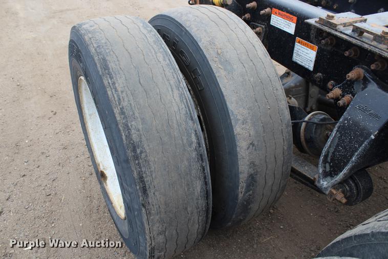 image for item DB6606 2004 Freightliner Columbia semi truck