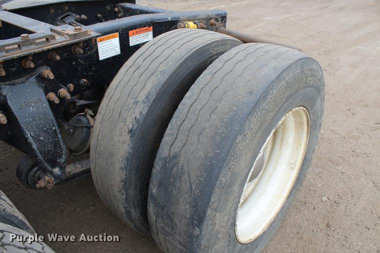 image for item DB6606 2004 Freightliner Columbia semi truck